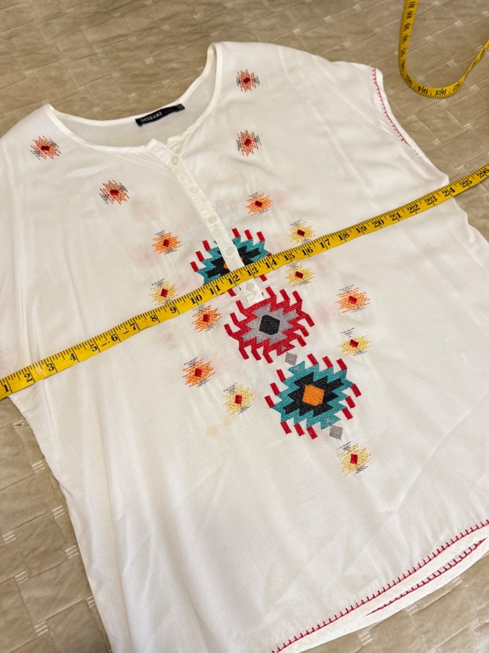 Origami by Vivien Aztec embroidered designed capped sleeveless top.  Size XXL - Picture 6 of 9